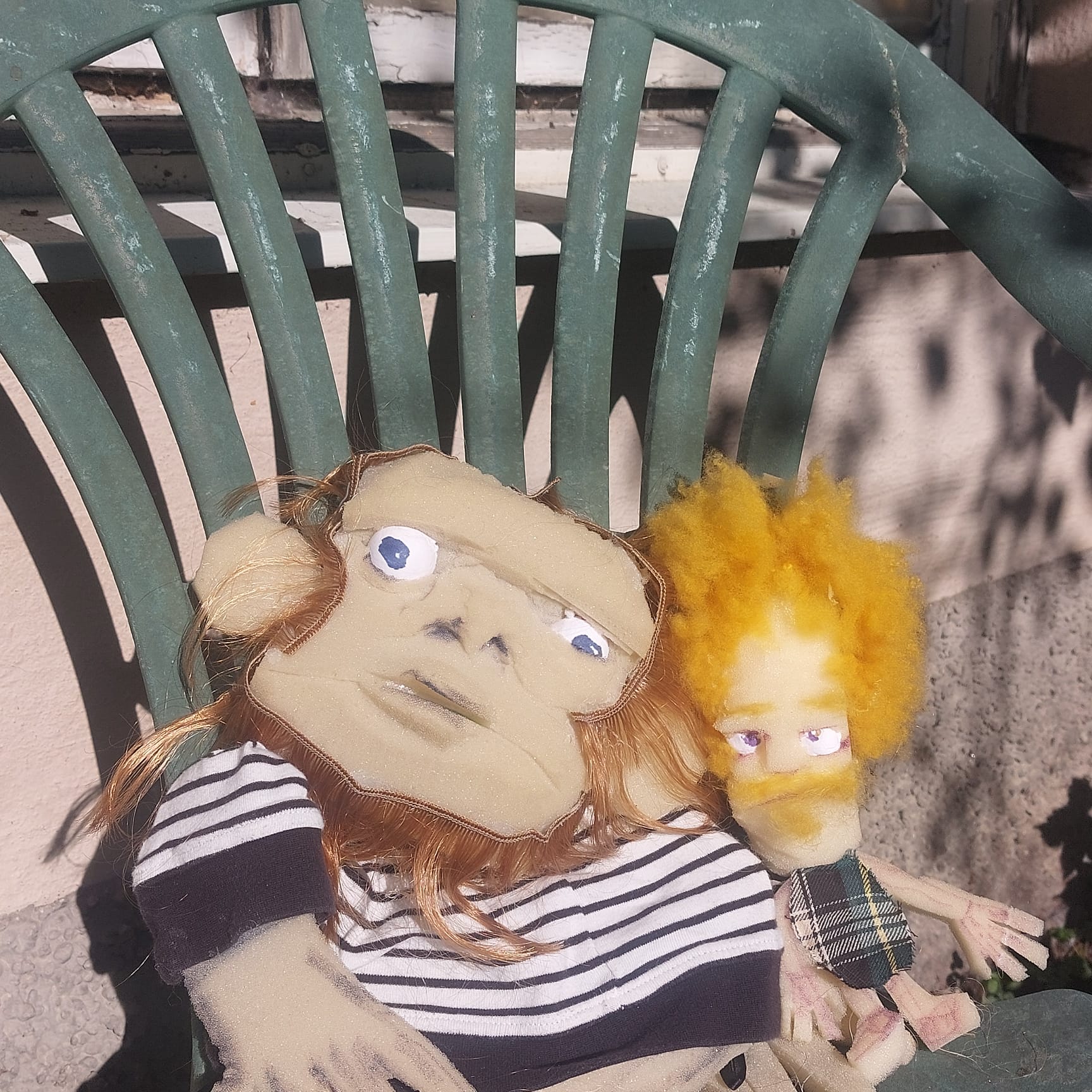 Zollstock und Pinsel